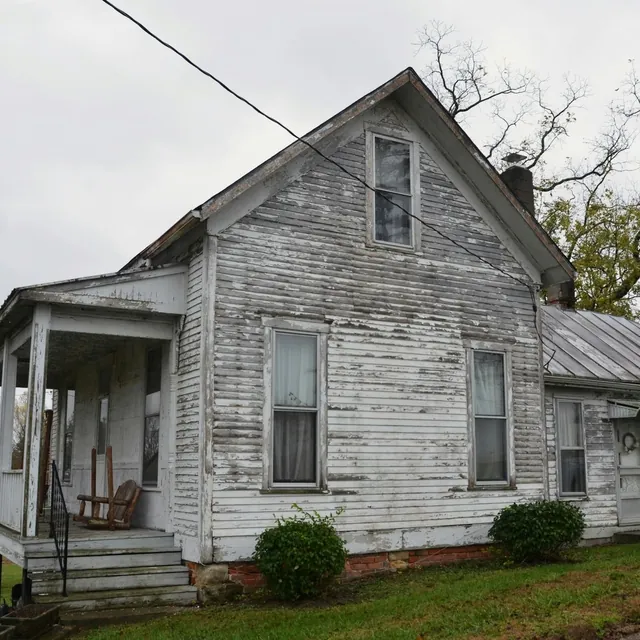 House that needs repairs - we buy as-is